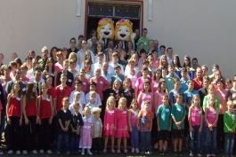 شهر دوقولو های چشم آبی با موهای بلوند!