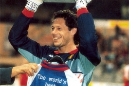 میشل پرودوم بلژیکی اولین برنده جایزه لئو یاشین (برترین دروازه بان جام جهانی 94)