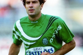 Luis Figo تا چهارده سال بعد از این عکس با همین چهره فوتبال بازی کرد.