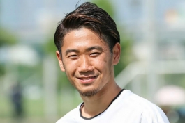 بازیکن تیم ملی ژاپن- بازیکن ژاپنی منچستریونایتد و دورتموند
