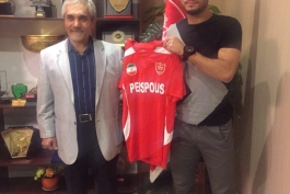 وحید حیدریه با لباس پرسپولیس