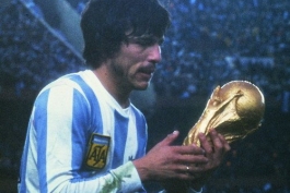 پاسارلا: ”رونالدو یک حرفه ای بی نظیر است”