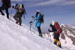 پروانه کاظمی - فدراسیون کوهنوردی