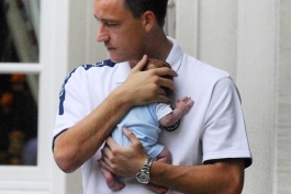  20 عکس کمتر دیده شده از  جان تری