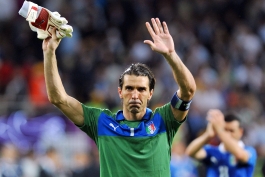 یک اسطوره یک عشق