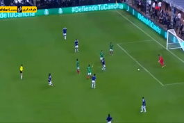 ویدیو؛ وقتی مورینیو در نقش بازیکن عمل می کند