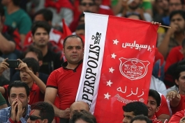 هوادار پرسپولیس که دچار حمله قلبی شده بود زنده ماند