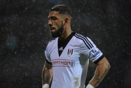 حمایت جالب یک هوادار فولام از اشکان دژاگه؛ عکس