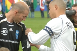 نمیدونم شاید من زیادی دوسشون دارم