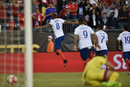 شیلی 2 - 1 بولیوی؛ پنالتی مشکوک و رستگاری در دقیقه 100