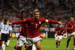پلی به گذشته؛ خاص ترین پنالتی زندگی دیوید بکام در بازی با آرژانتین در جام جهانی 2002