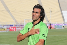 دهنوی: با کسب نتایج خوب جایگاهمان را بهبود می بخشیم؛ یک باخت چیزی از ارزش های سپاهان کم نمی کند