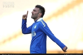 عمران‌زاده: دیگر با استقلال قرارداد نمی‌بندم،می‌روم با وزارت ورزش قرارداد می‌بندم