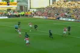 ویدیو؛ گل روز باشگاه آرسنال: گل لیونگ برگ به منچستر یونایتد (1998)