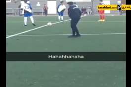 به صدا درآوردن سوت آغاز بازی به سبک فوتبال آماتورها
