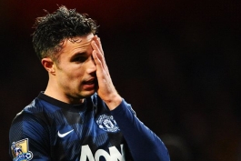 مویس اختلاف با ون پرسی در رختکن یونایتد را تکذیب کرد