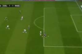 اینم از گرت بیل که انقدر طرفداری شو می کنین / اگه رویس بود گل می کرد )