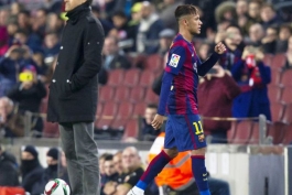 علاوه بر مسی< نیمار هم از تعویض هایش ناراحت است