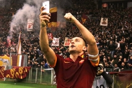 عکس سلفی توتی بعد از گل