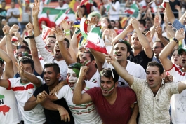 دلداری ایرانیان کانبرا به ملی پوشان
