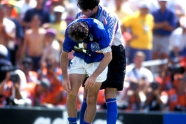 بی تابی فرانکو بارزی بعد از حذف نایب قهرمانی آتزوری در جام جهانی 1994