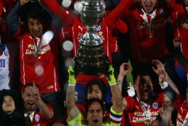 قهرمانی شیلی رو به همه طرفداراش تبریک میگم