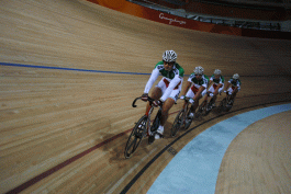 دوچرخه سواری داخل سالن المپیکی شد