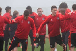 گزارش تصویری؛ تمرین بازیکنان منچستریونایتد در روز مه آلود کرینگتون
