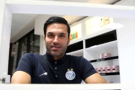 نیکبخت : میخواهم  در لیگ برتر بازی کنم ؛ بازیکن 40 ساله می تواند، من نمی توانم؟