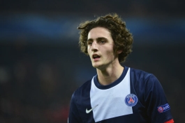 هدف نقل و انتقالات يونايتد در تابستان خواستار جدايي از PSG است.
