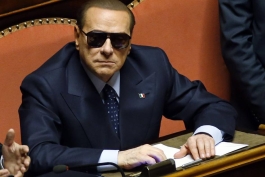 برلوسکونی مذاکره با سه گروه چینی را تایید کرد