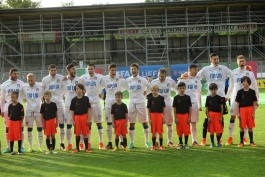 تیم ملی جوانان ایتالیا در هنگام خواندن سرود ملی (عکس)