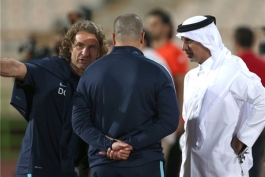 حضور رئیس فدراسیون قطر برای حمایت از عنابی‌ها در ورزشگاه آزادی (عکس)