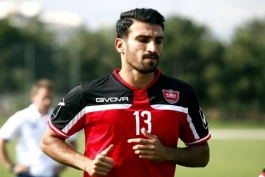 حسین ماهینی در  باشگاه پرسپولیس حاضر شد