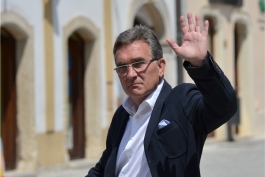 سرمربی پرسپولیس کنفرانس خبری  پیش از بازی با فولاد را از دست داد