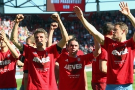 تبریک محافل مختلف فوتبال آلمان به بایرن مونیخ بابت قهرمانی در بوندس لیگا