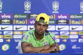 داگلاس کوستا: مثلث من، نیمار و ویلیان بی نقص است