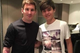 تشویق های لیونل مسی جوان آرژانتینی را جذب بارسلونا می کند؟