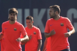 مدافعان چپ و راست مصدوم بارسلونا به بازی با منچسترسیتی می رسند