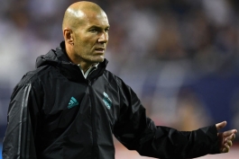 Zinedine Zidane - Zizou - پیش فصل رئال مادرید - Real Madrid Pre-Season - رئال مادرید - کهکشانی ها - Real Madrid  - Galacticos  - سفید های مادرید - لوس بلانکوس - Los Blancos