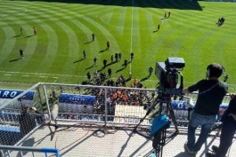 باستیا-لیون-لوشامپیونه فرانسه-حمله هواداران باستیا به بازیکنان لیون