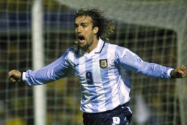 مهاجم و اسطوره تیم ملی آرژانتین-فیورنتینا-سری آ ایتالیا