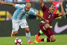 ونزوئلا 2 - 2  آرژانتین؛ آلبی سلسته در غیاب مسی صدر جدول را به اروگوئه واگذار کرد