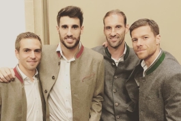 خداحافظی لام و آلونسو از فوتبال-بایرن مونیخ-بوندس لیگا