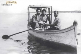 تصویری کمیاب از دوران جوانی رهبر انقلاب در داخل قایق 