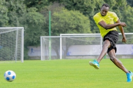 کل کل جالب توئیتری دورتموند و بایرن مونیخ در مورد بولت