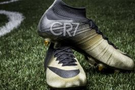 گزارش تصویری: کفش های طلایی نایکی برای کریستیانو رونالدو