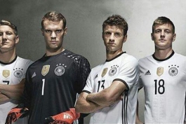 تصویر بازیکنان تیم ملی آلمان با پیراهن مخصوص یورو 2016 قبل از اعلام رسمی، فاش شد