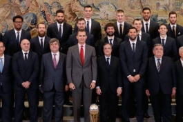 ملاقات پادشاه اسپانیا با اعضا تیم بسکتبال رئال مادرید (عکس)