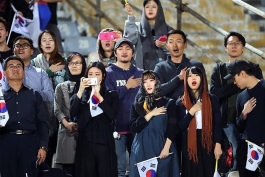 گزارش روزنامه کره‌ای از محو شدن صدای ۳۰۰ هوادار این کشور در ورزشگاه آزادی 